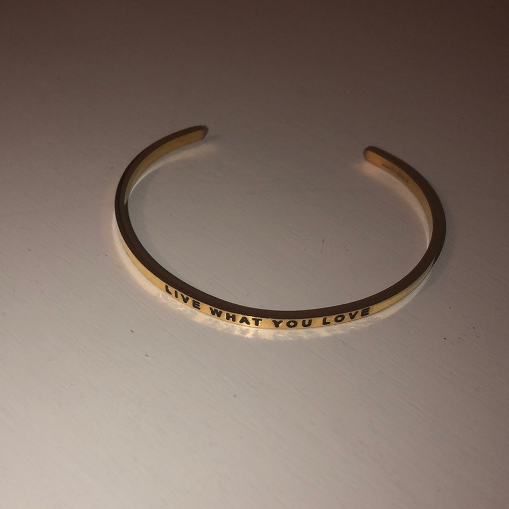 Gold bangle bracelet